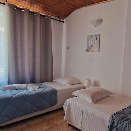 Guest House Maggy Sozopol Exteriör bild