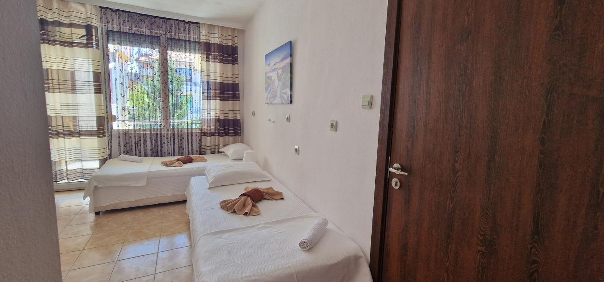 Guest House Maggy Sozopol Exteriör bild